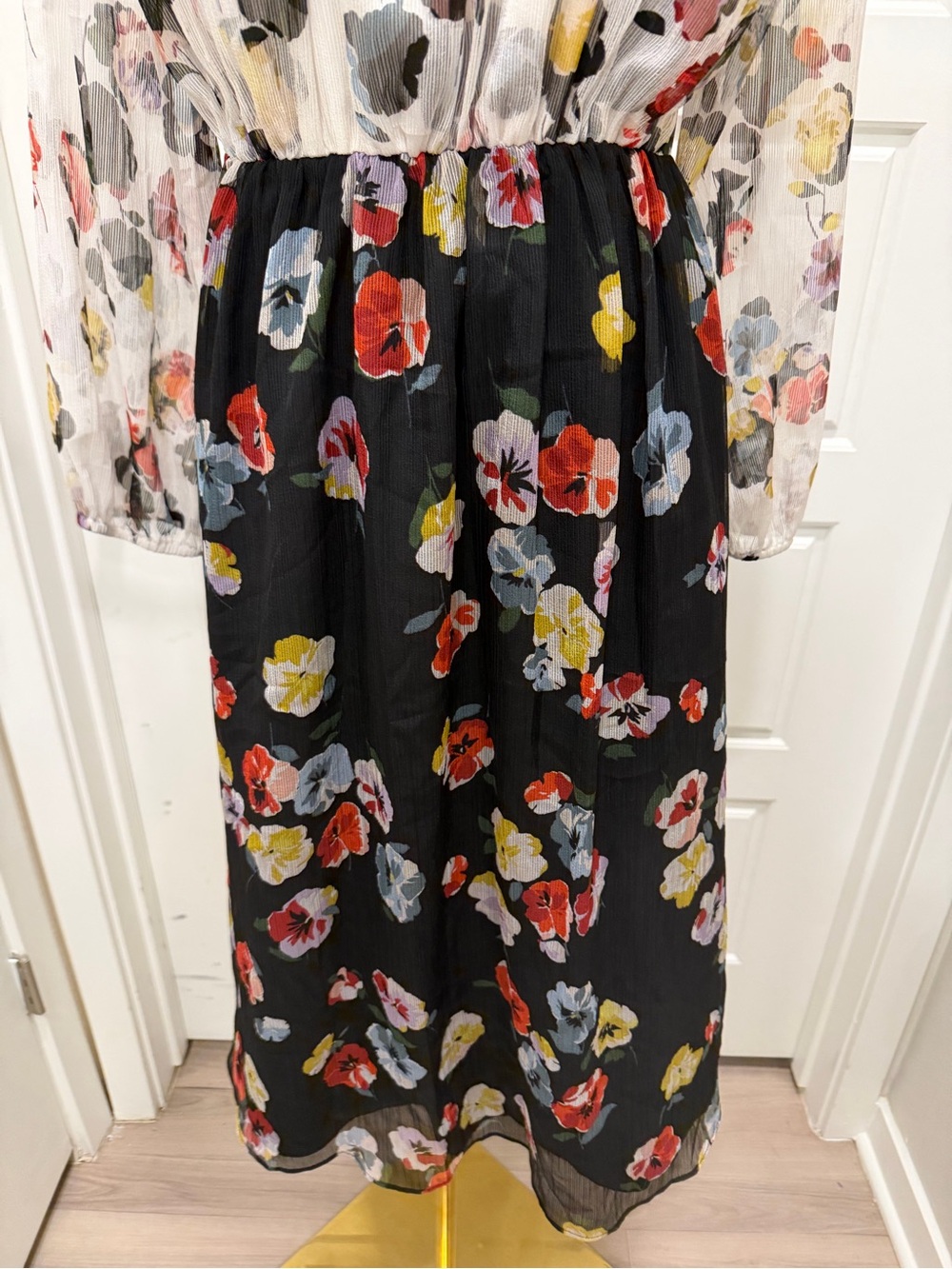 Ann Taylor Petite White/Black Floral Print Dress - Picture 8 of 9
